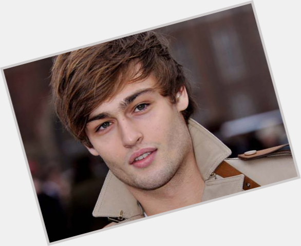 Douglas Booth exclusive hot pic 5.jpg
