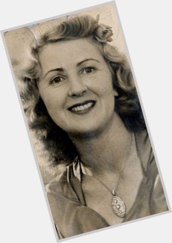 Eva Braun full body 7.jpg