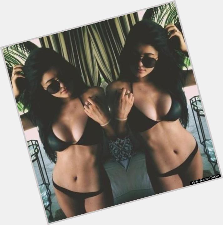 Kylie Jenner full body 2.jpg