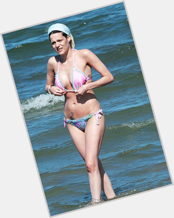 Laura Chiatti shirtless bikini