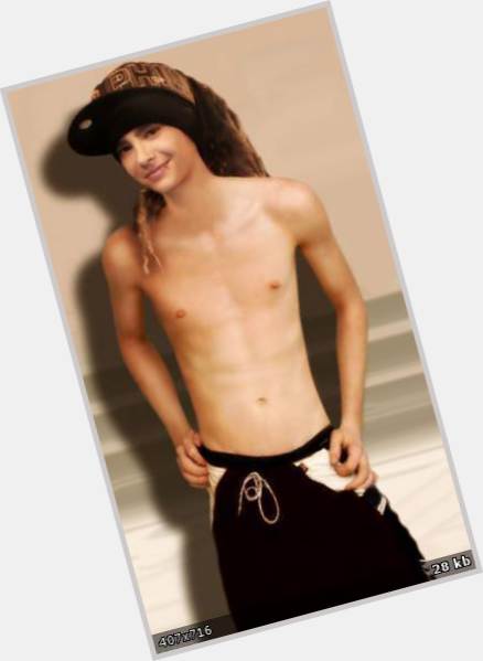 Tom Kaulitz full body 8.jpg