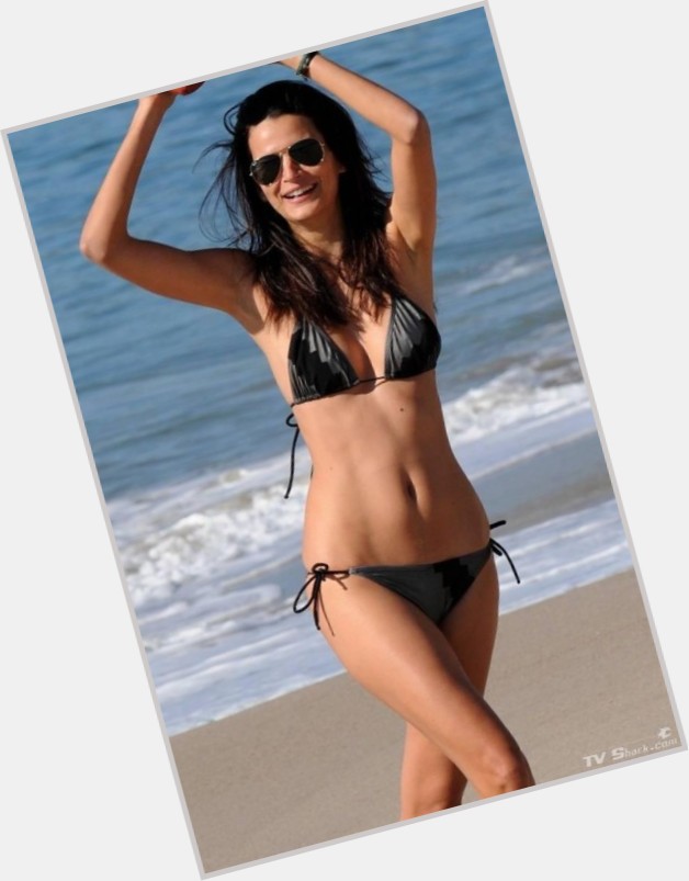 Fernanda Motta shirtless bikini