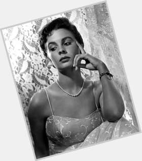 <a href="/hot-women/jean-simmons/is-she-christian-married-gene-alive-getting-bald">Jean Simmons</a> Slim body,  grey hair & hairstyles