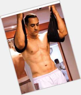 <a href="/hot-men/aamir-khan/is-he-sunni-or-shia-left-handed-married">Aamir Khan</a> Average body,  black hair & hairstyles