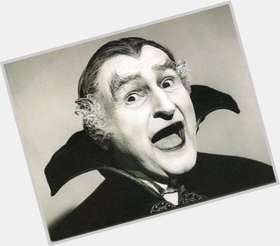 <a href="/hot-men/al-lewis/is-he-munsters-still-alive-living-where-buried">Al Lewis</a> Average body,  grey hair & hairstyles