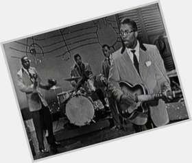 <a href="/hot-men/bo-diddley/is-he-still-alive-married-rick-ross-where">Bo Diddley</a> Average body,  black hair & hairstyles