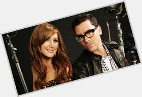 <a href="/hot-men/dan-levy/is-he-straight-married-still-mtv-what-doing">Dan Levy</a> Athletic body,  dark brown hair & hairstyles