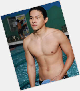 <a href="/hot-men/enchong-dee/is-he-chinese-virgin-and-julia-montes-dating">Enchong Dee</a> Athletic body,  black hair & hairstyles