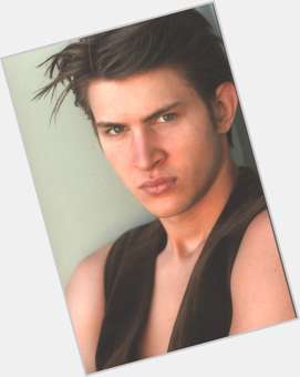 <a href="/hot-men/greyston-holt/is-he-married">Greyston Holt</a> Athletic body,  dark brown hair & hairstyles