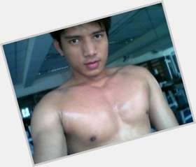 <a href="/hot-men/james-yap/is-he-chinese-injured-new-girlfriend-dating-where">James Yap</a>  