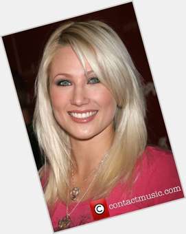 Nicole Malgarini Average body,  dyed blonde hair & hairstyles