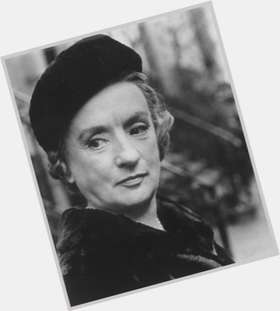 <a href="/hot-women/mildred-natwick/is-she-bi-2014">Mildred Natwick</a> Average body,  grey hair & hairstyles