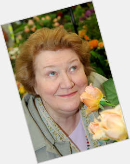 <a href="/hot-women/patricia-routledge/is-she-still-alive-married-acting-dame-working">Patricia Routledge</a> Large body,  dark brown hair & hairstyles