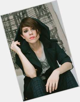 <a href="/hot-women/tegan-quin/is-she-single-married-dating-lindsey-byrnes-vegan">Tegan Quin</a> Average body,  dark brown hair & hairstyles